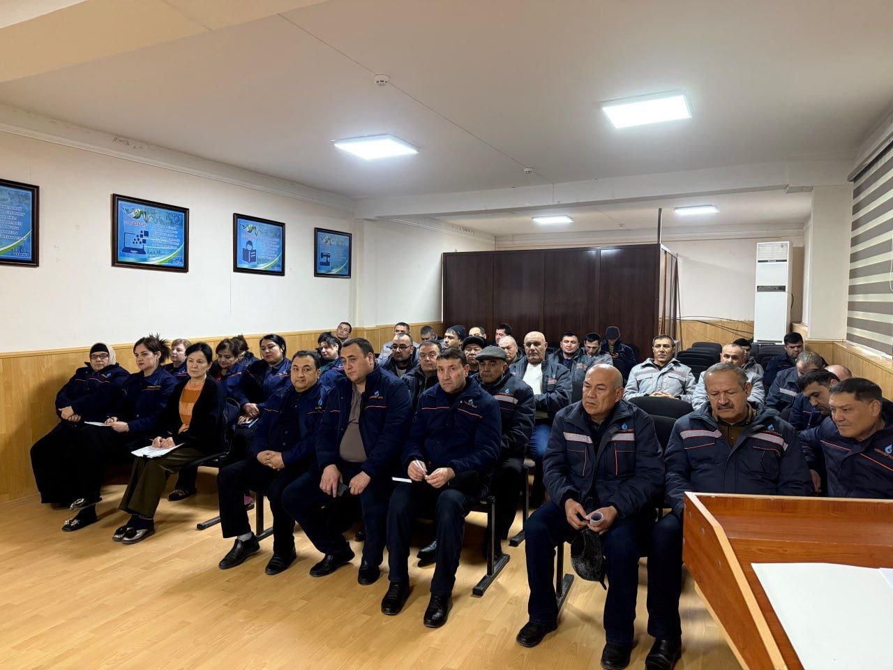 “Урганч нефт базаси” МЧЖда “Коррупцияга қарши курашиш чоралари самарадорлигини ошириш юзасидан ўқув-семинар ўтказилди.   Жамиятда “Ўзбекистон Республикаси Президентининг 21.04.2025 йилдаги ПҚ-147 сонли ““Давлат органлари ва ташкилотларининг коррупция